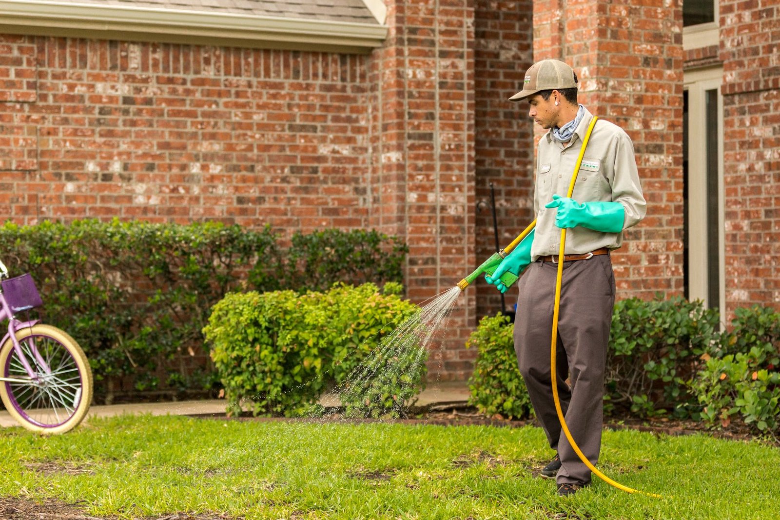 5 Reasons to Consider a Career as a Lawn Care Technician