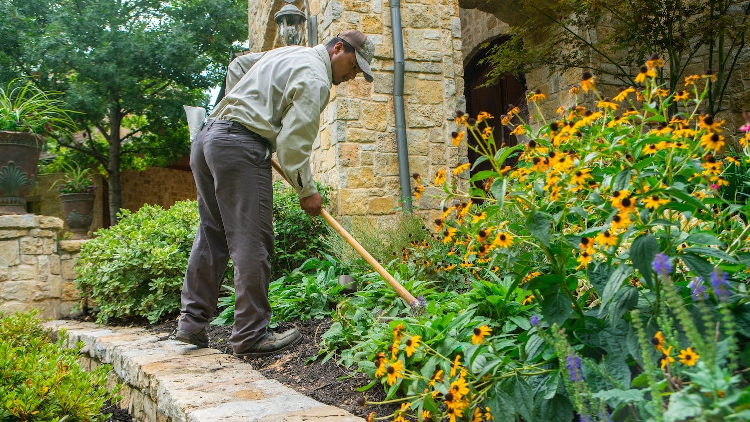 grassperson-crew-plants-flowers-maintenance